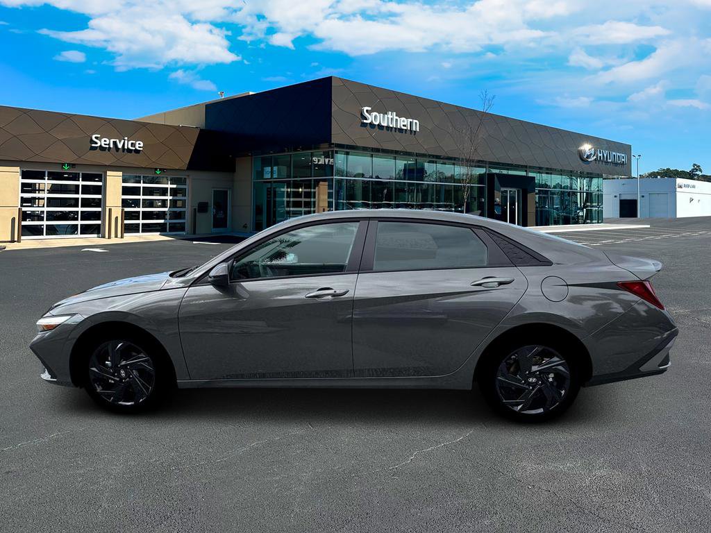 New 2026 Hyundai Elantra Sport FWD image 3