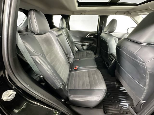 Used 2024 Mitsubishi Outlander SE image 29