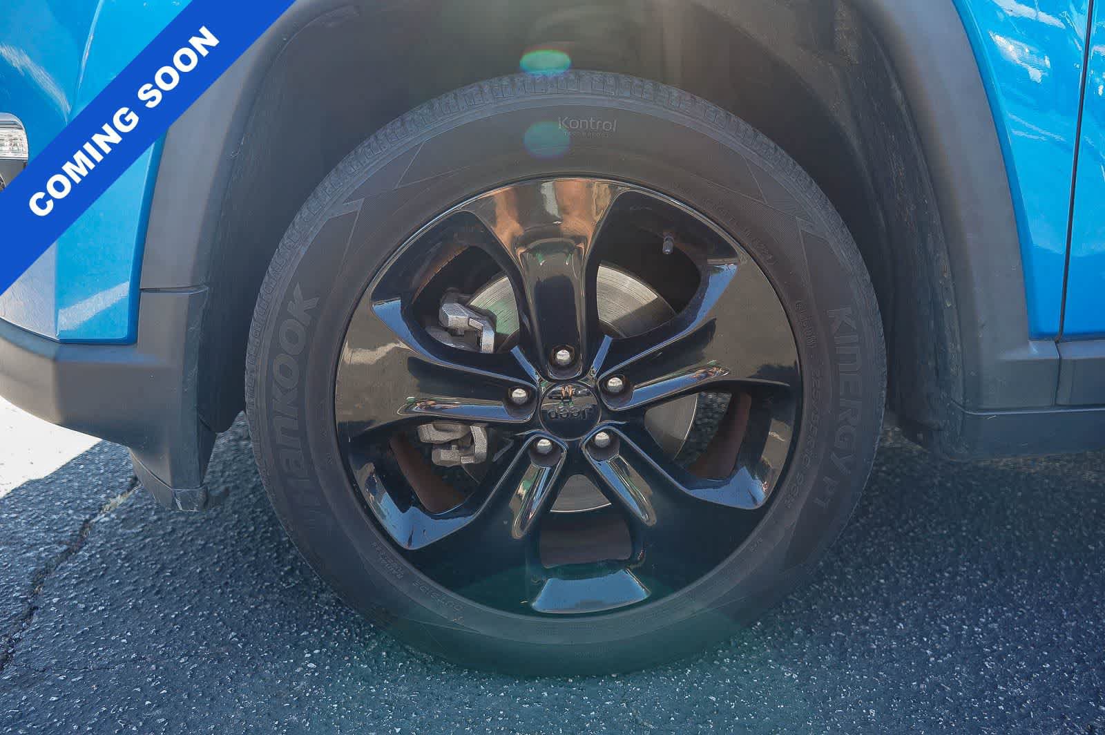 Used 2019 Jeep Compass Latitude FWD image 11