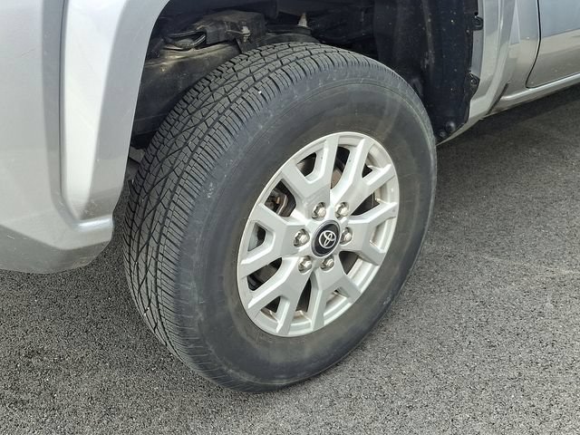 Used 2024 Toyota Tacoma SR5 AWD/4WD image 7