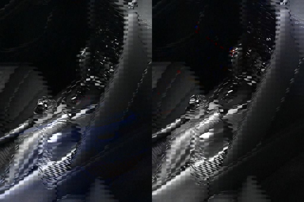 Used 2018 Nissan GT-R Premium w/ Premium Interior Package AWD/4WD image 19