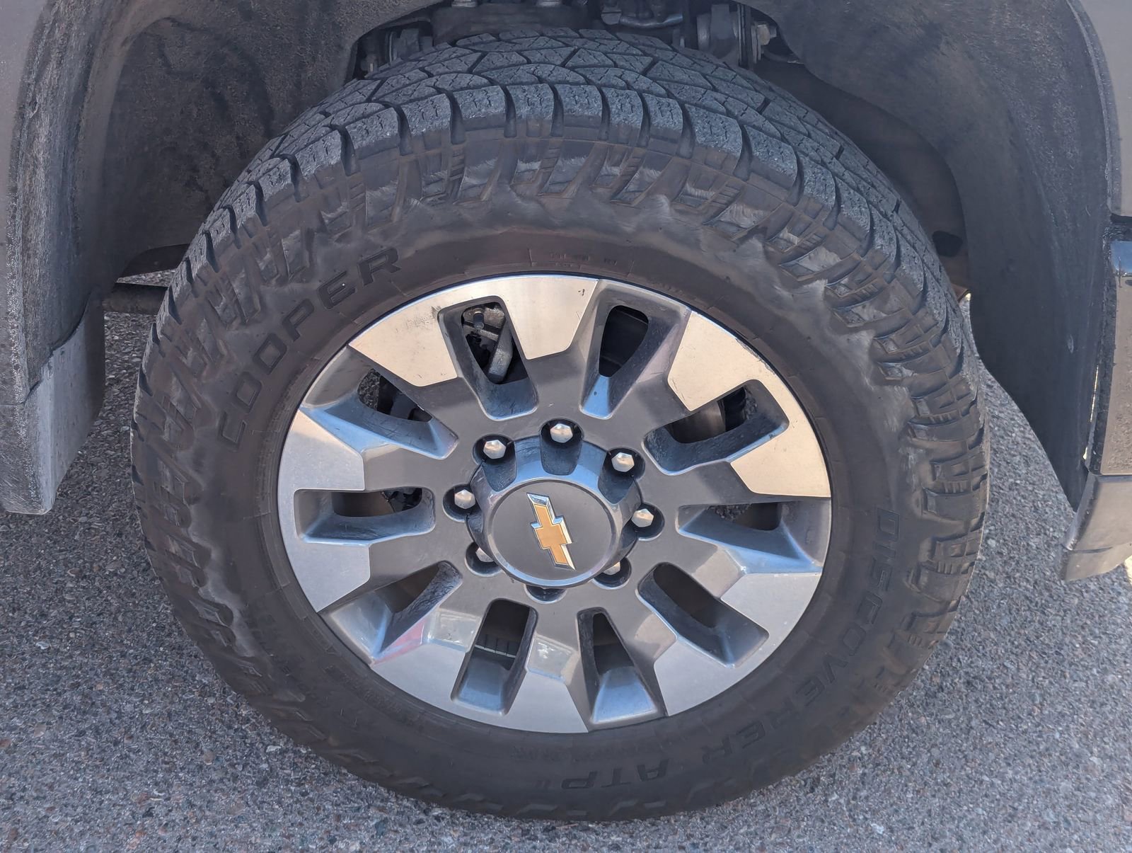 Used 2024 Chevrolet Silverado 2500 Custom w/ Custom Value Package image 5