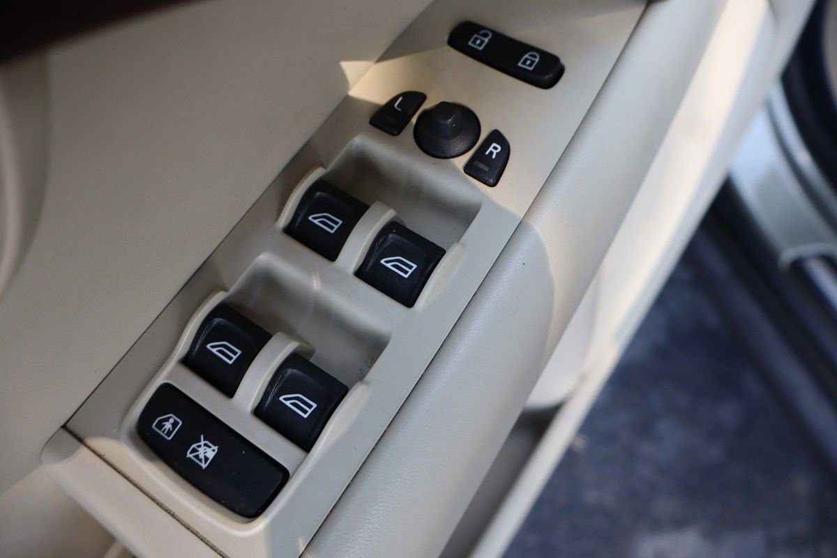 Used 2009 Volvo XC70 T6 image 27