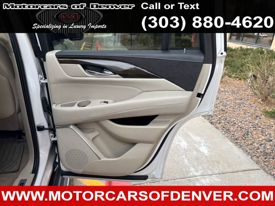Used 2019 Cadillac Escalade Luxury AWD/4WD image 27