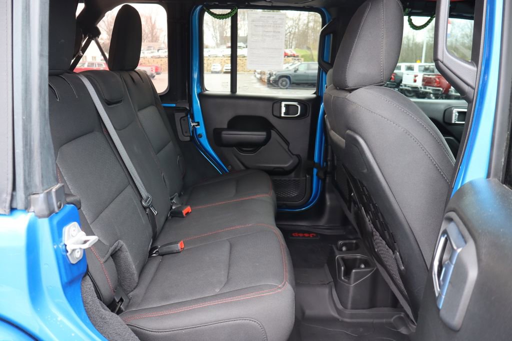 Used 2022 Jeep Wrangler Unlimited Rubicon w/ Cold Weather Group image 25
