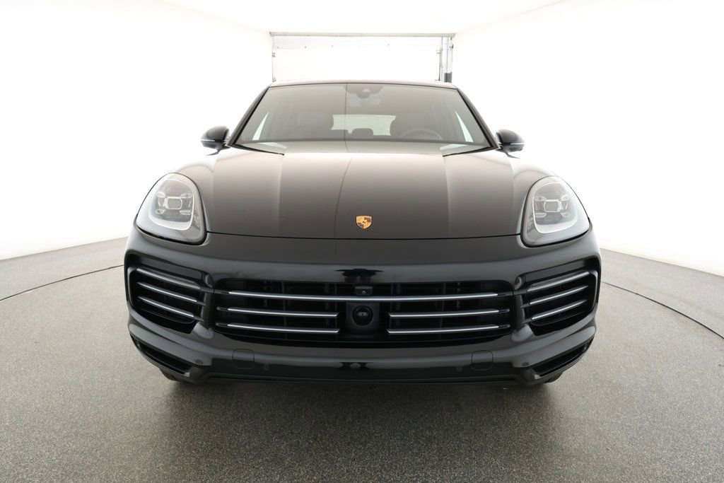 Used 2022 Porsche Cayenne image 2