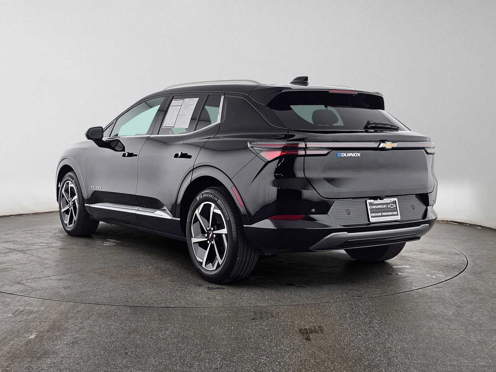 Used 2024 Chevrolet Equinox EV LT FWD image 5