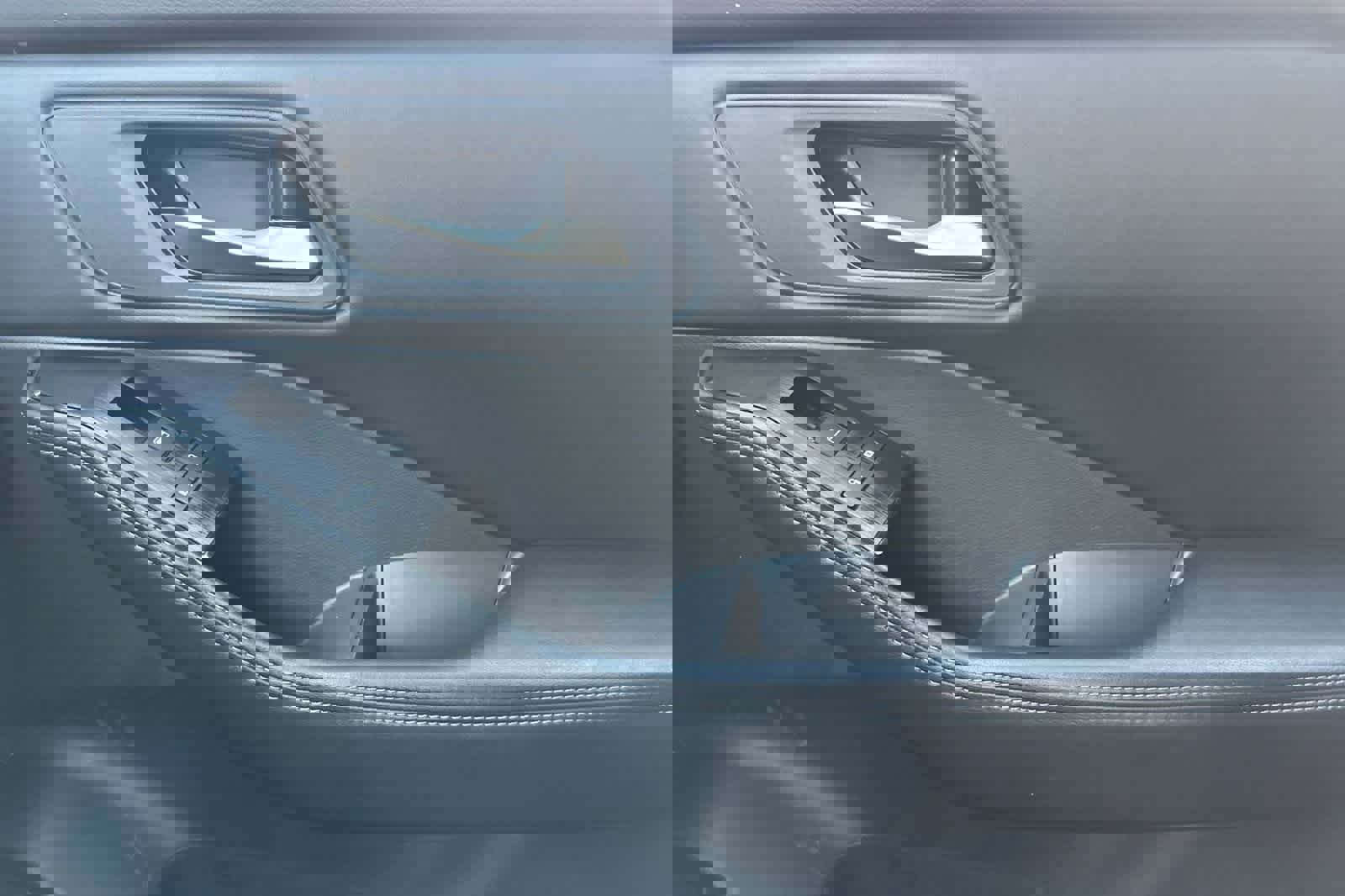 Used 2024 Nissan Rogue SV image 20