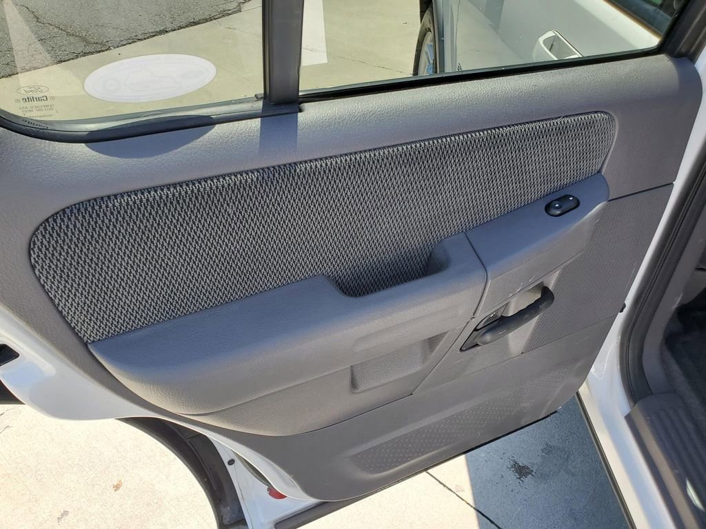 Used 2002 Ford Explorer XLT image 15