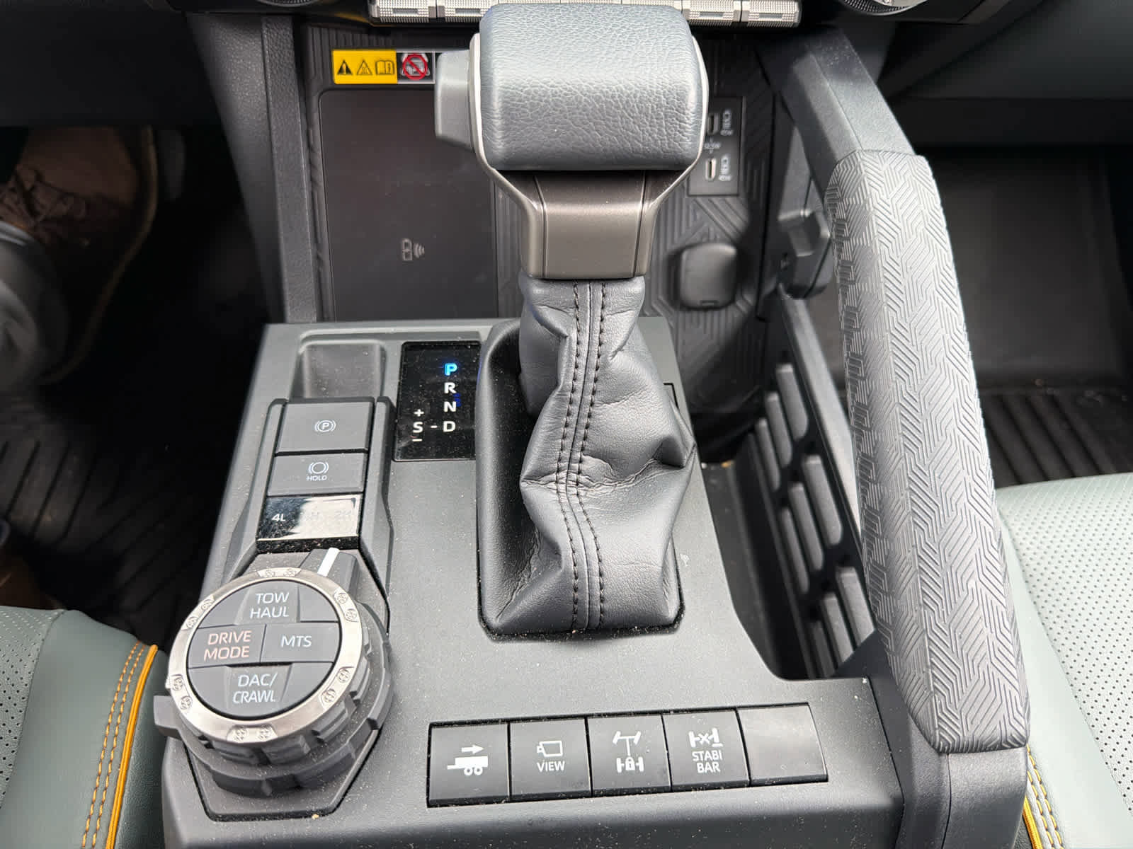 Used 2025 Toyota 4Runner Trailhunter AWD/4WD image 19