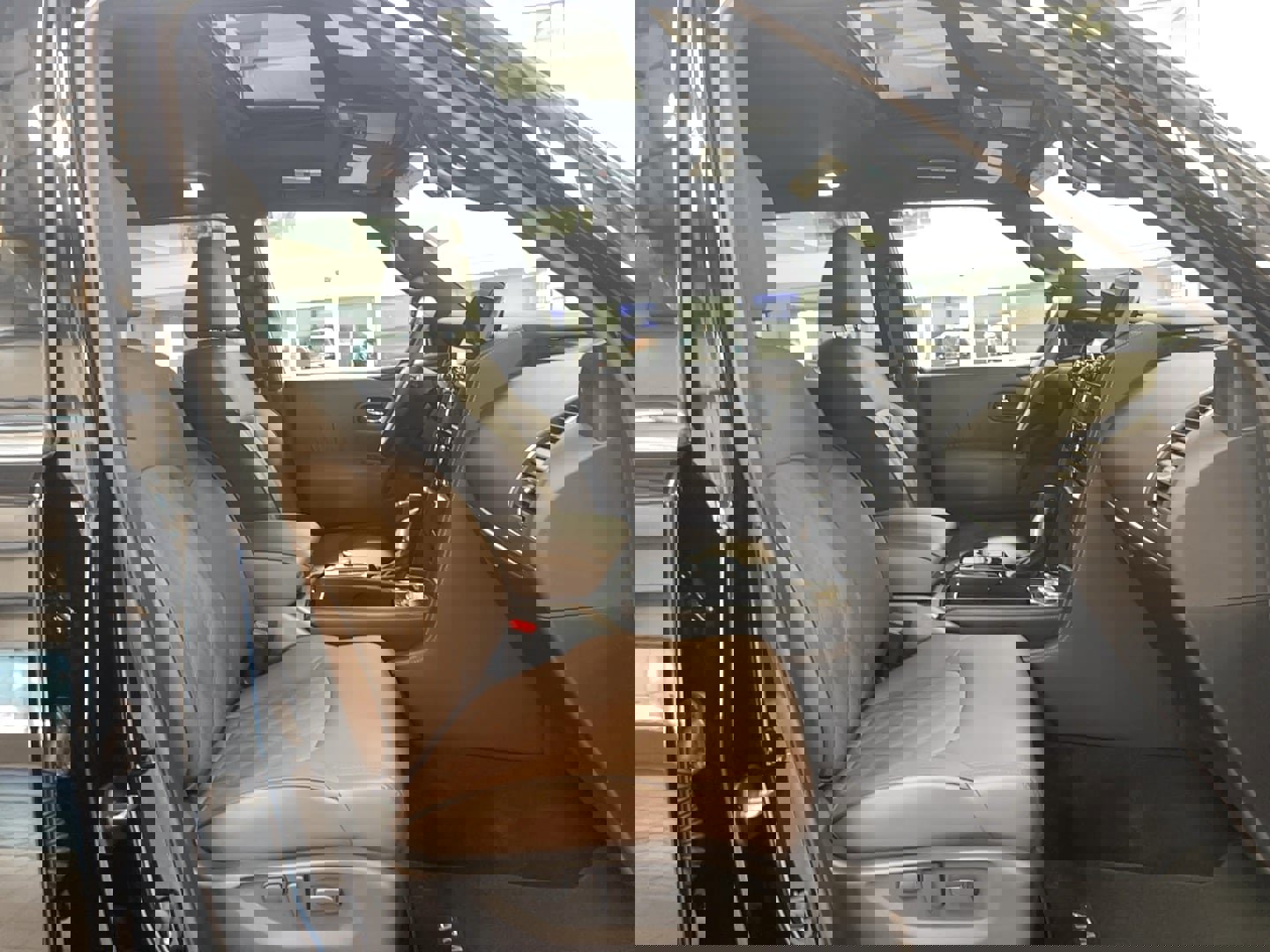 Used 2024 Nissan Armada Platinum w/ Captain's Chairs Package image 23