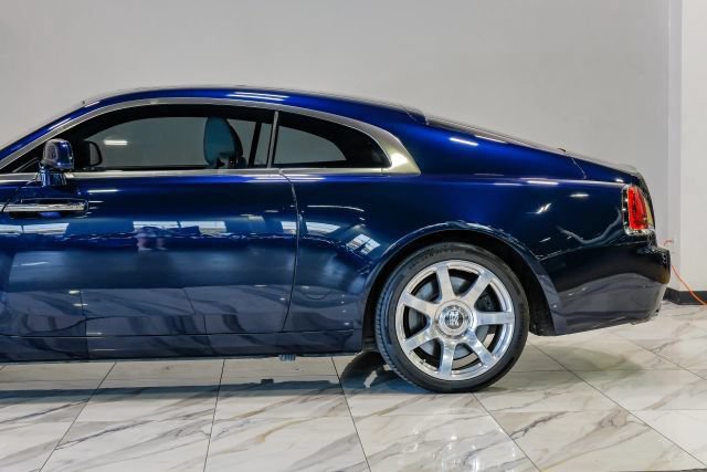 Used 2017 Rolls-Royce Wraith RWD image 17