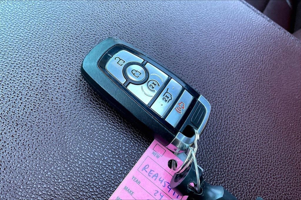 Used 2024 Ford Expedition Limited image 13