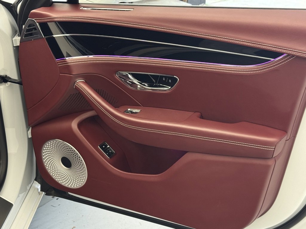 Used 2020 Bentley Flying Spur W12 image 58