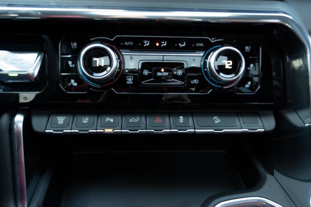 Used 2025 GMC Sierra 2500 Denali Ultimate image 25