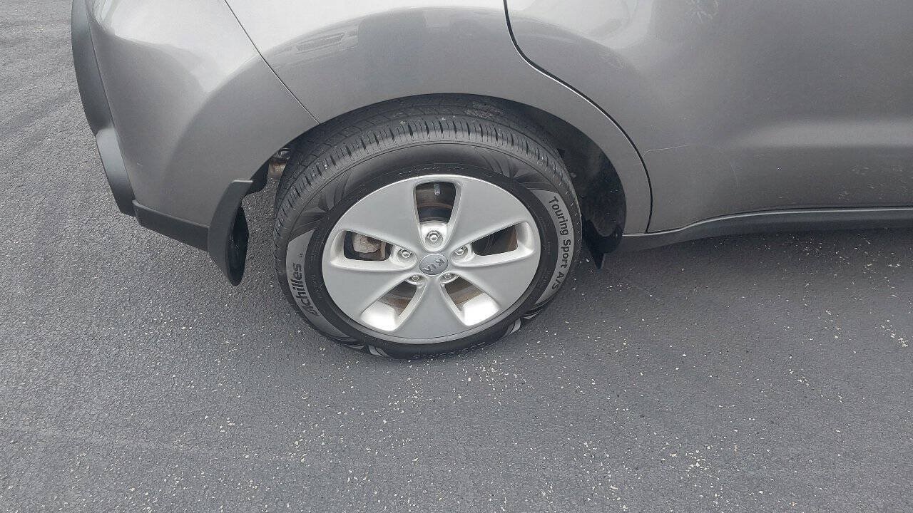 Used 2015 Kia Soul FWD image 3
