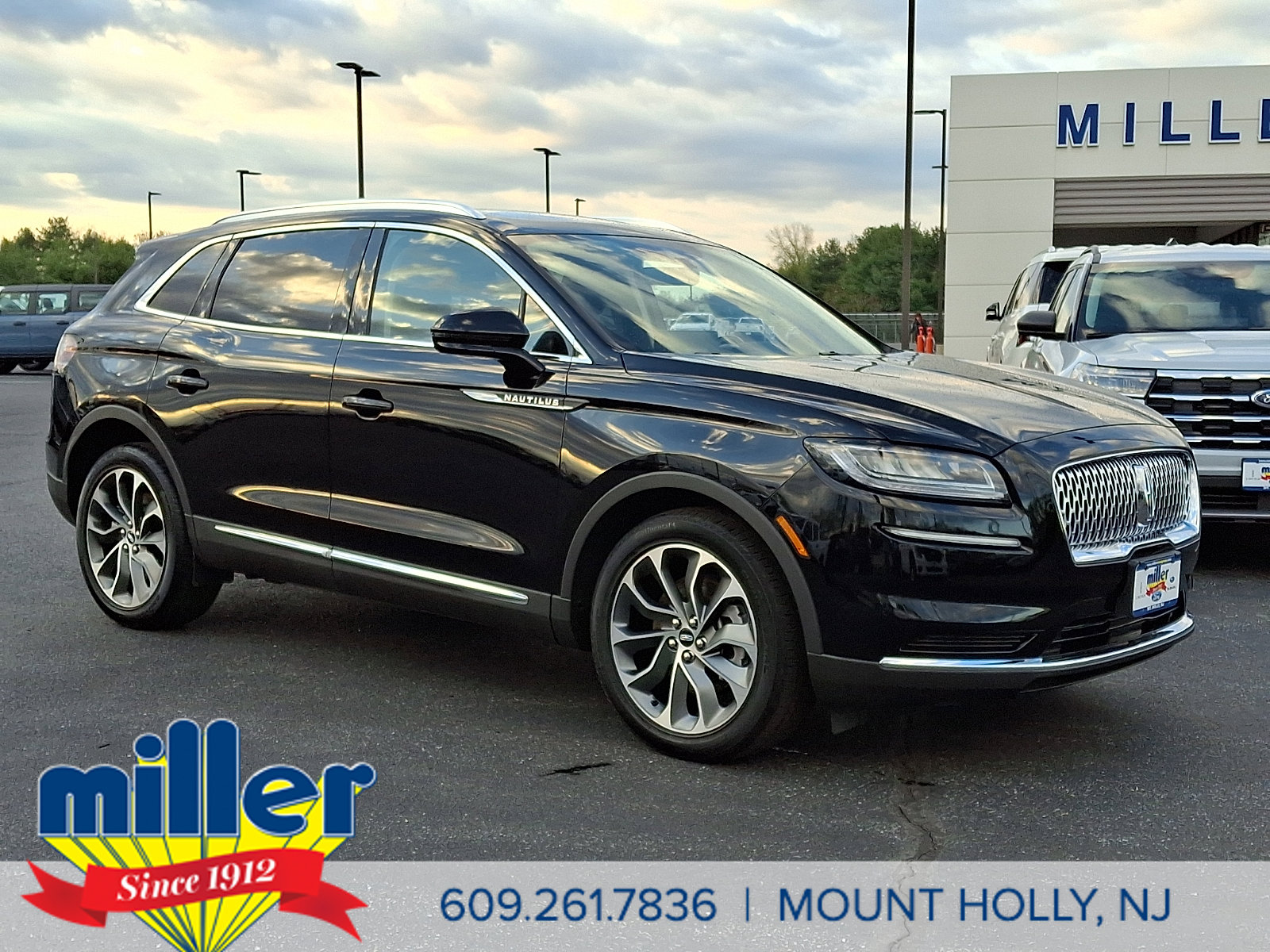 Certified 2023 Lincoln Nautilus Reserve AWD/4WD image 1