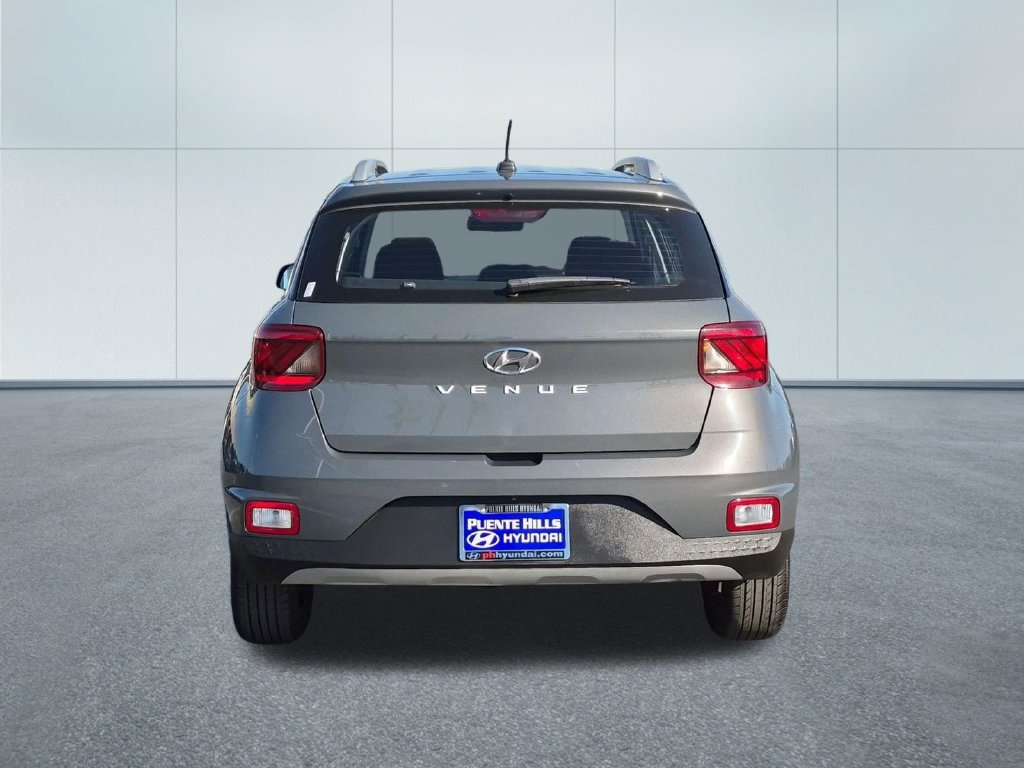 Used 2025 Hyundai Venue SEL FWD image 5