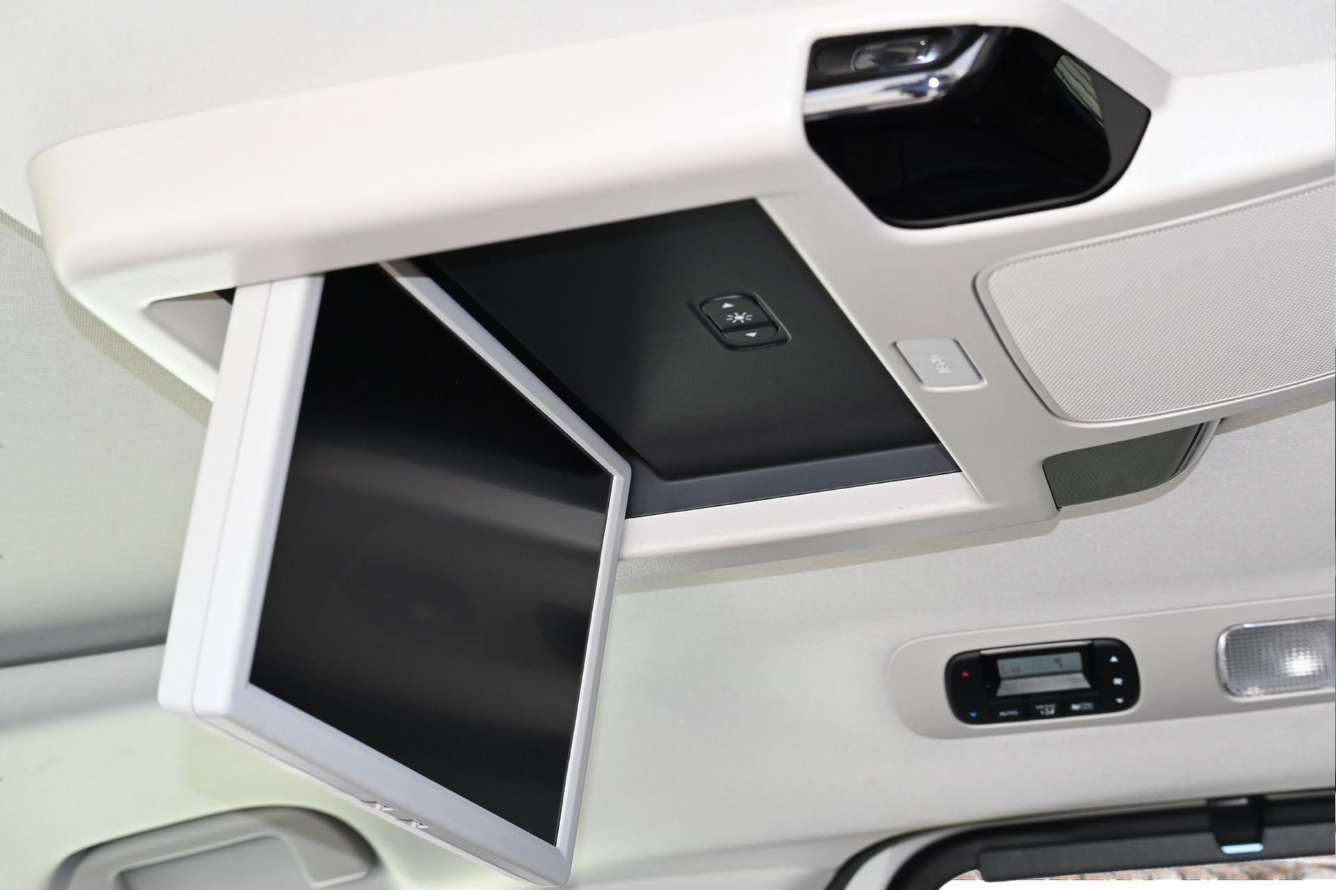 New 2025 Honda Odyssey Touring image 24