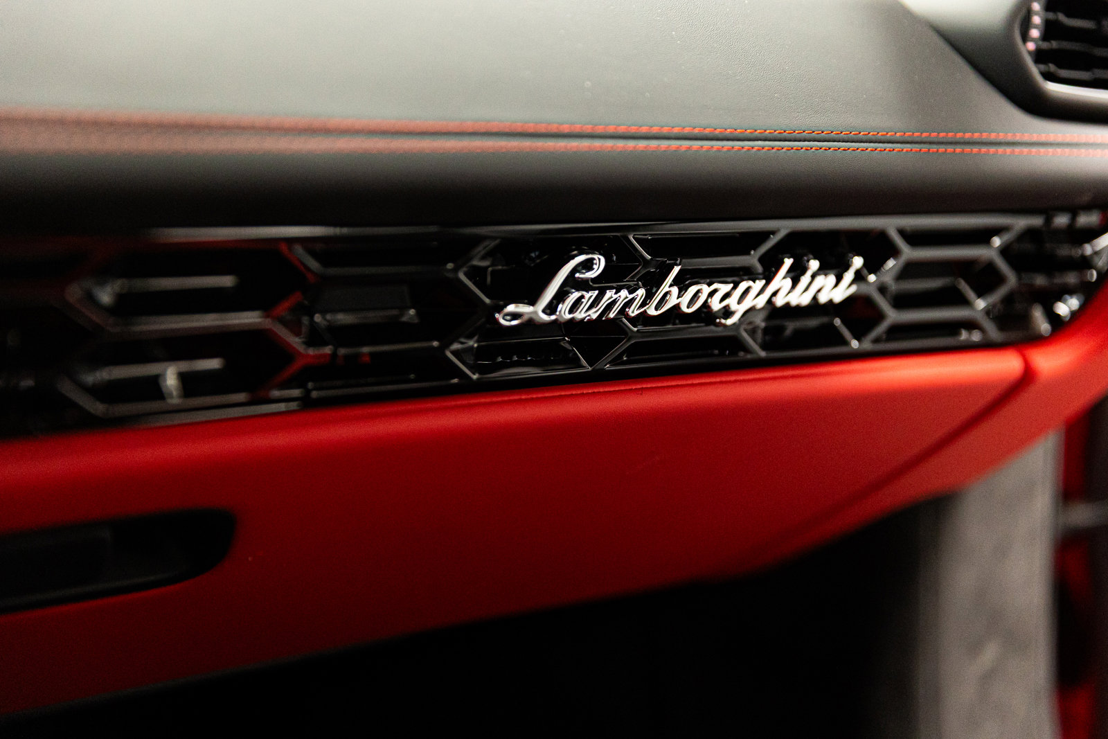 Used 2023 Lamborghini Huracan Sterrato image 36
