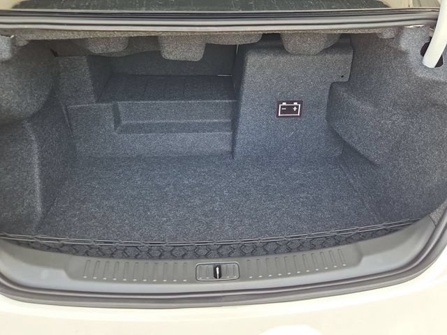 Used 2013 Chevrolet Malibu Eco w/ Navigation Package FWD image 27