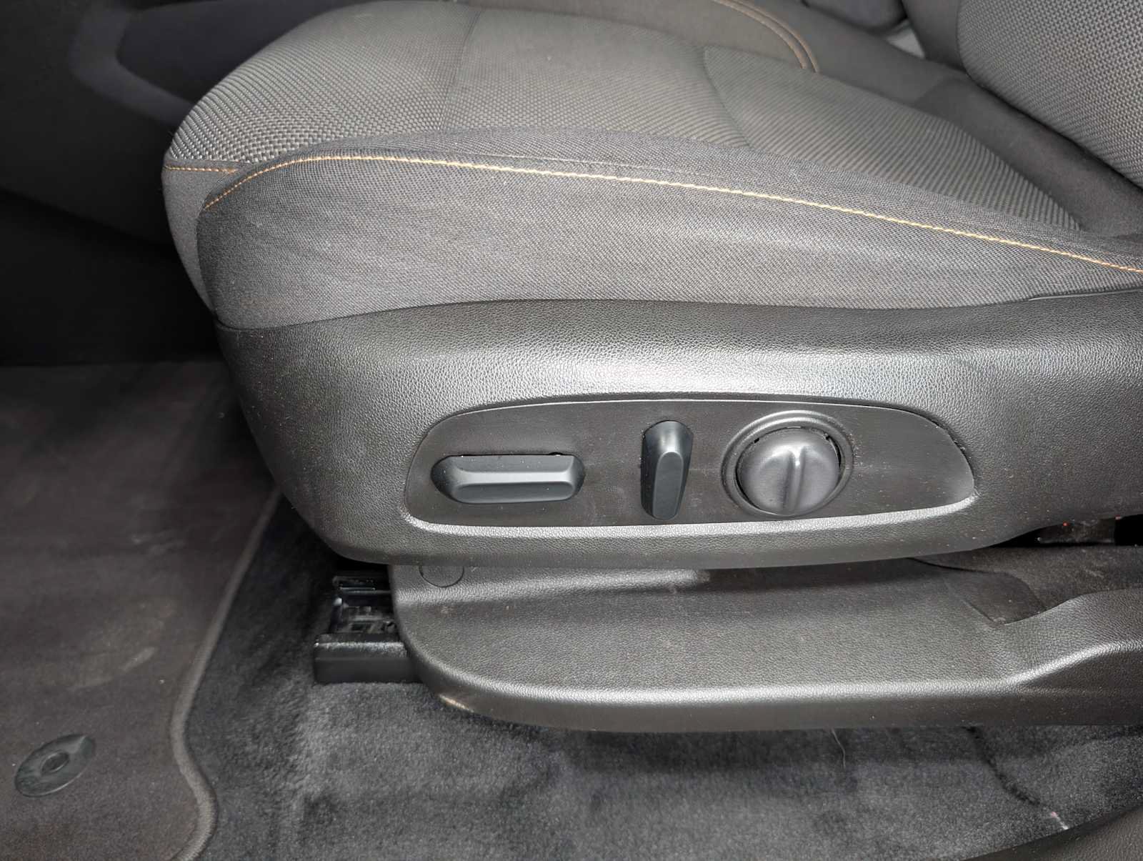 Used 2021 Chevrolet Traverse LT AWD/4WD image 37