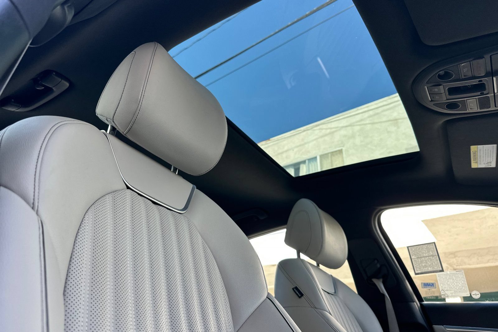 Used 2023 Genesis G70 2.0T w/ Sport Prestige Package RWD image 22