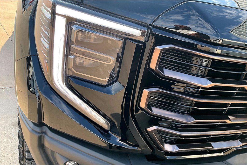 Used 2024 GMC Sierra 1500 AT4X AWD/4WD image 37