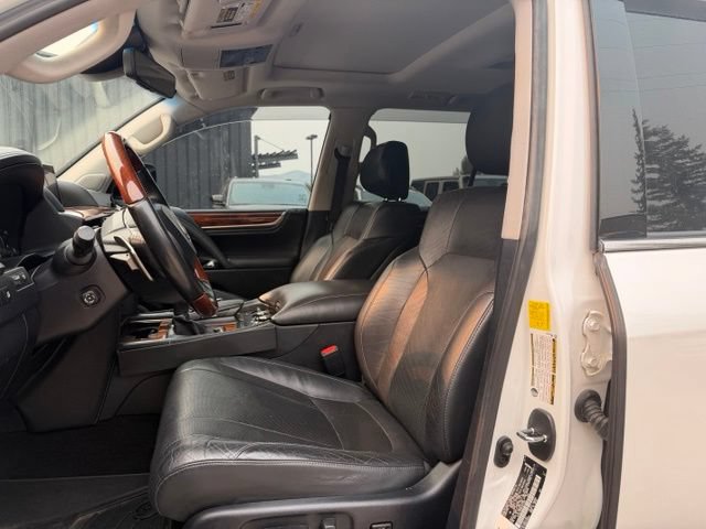 Used 2017 Lexus LX 570 4WD w/ Luxury Package image 17