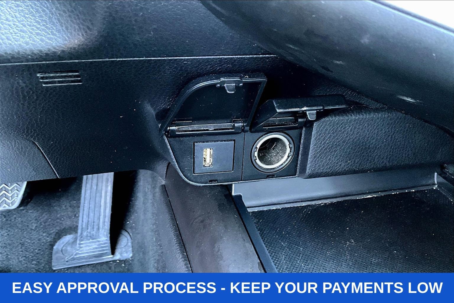 Used 2022 Toyota Camry SE FWD image 19