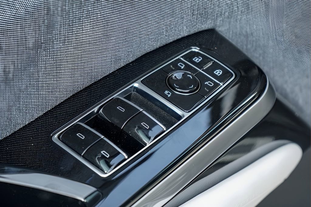 New 2026 Cadillac Escalade Platinum Sport w/ LPO, Floor Liner Package AWD/4WD image 17
