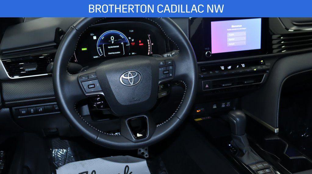 Used 2025 Toyota Camry SE image 20