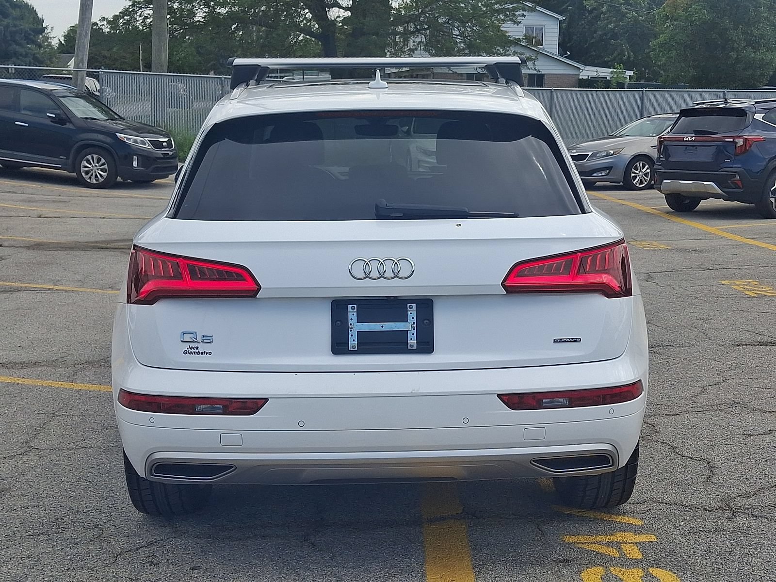 Used 2020 Audi Q5 2.0T Premium Plus w/ Premium Plus Package AWD/4WD image 3