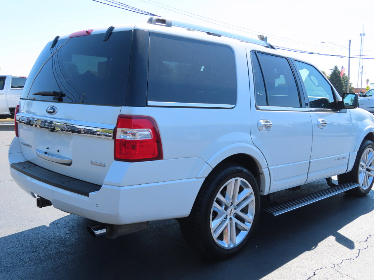 Used 2016 Ford Expedition Platinum image 16