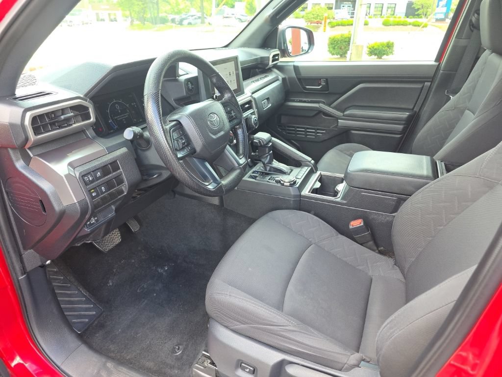 Certified 2025 Toyota Tacoma SR5 AWD/4WD image 8