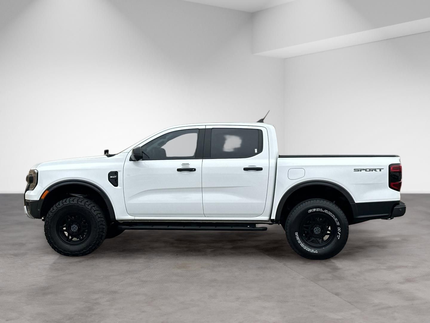 Used 2024 Ford Ranger XLT w/ Technology Package RWD image 3