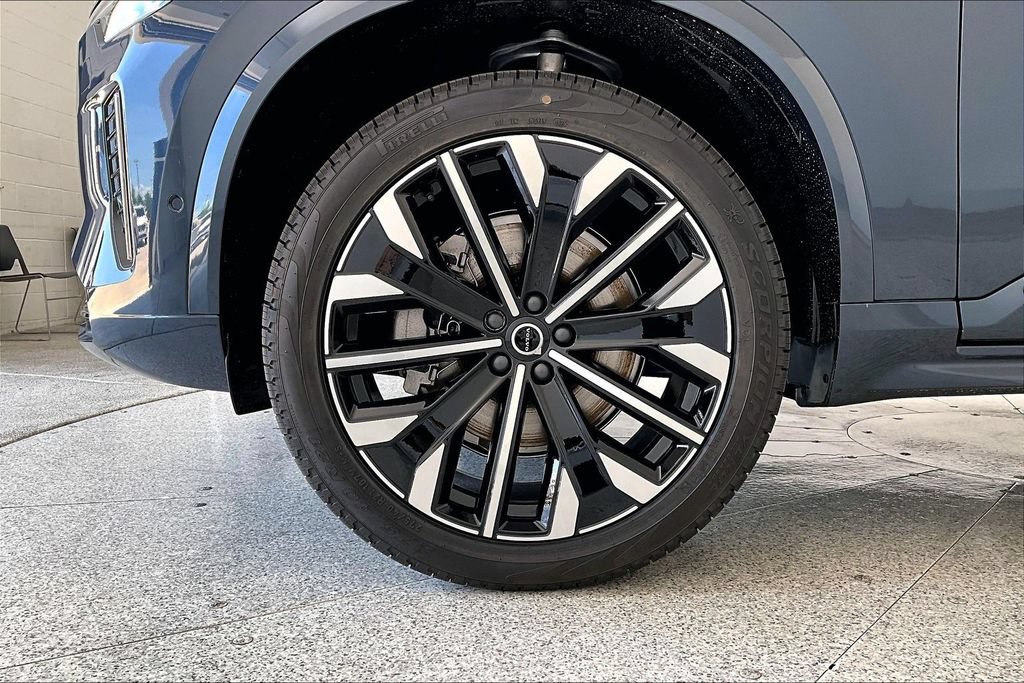 New 2026 Volvo XC90 B5 Plus AWD/4WD image 38
