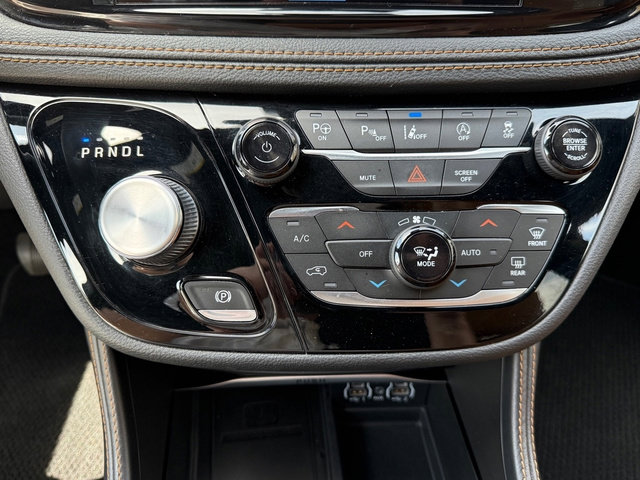 Used 2022 Chrysler Pacifica Pinnacle AWD/4WD image 32