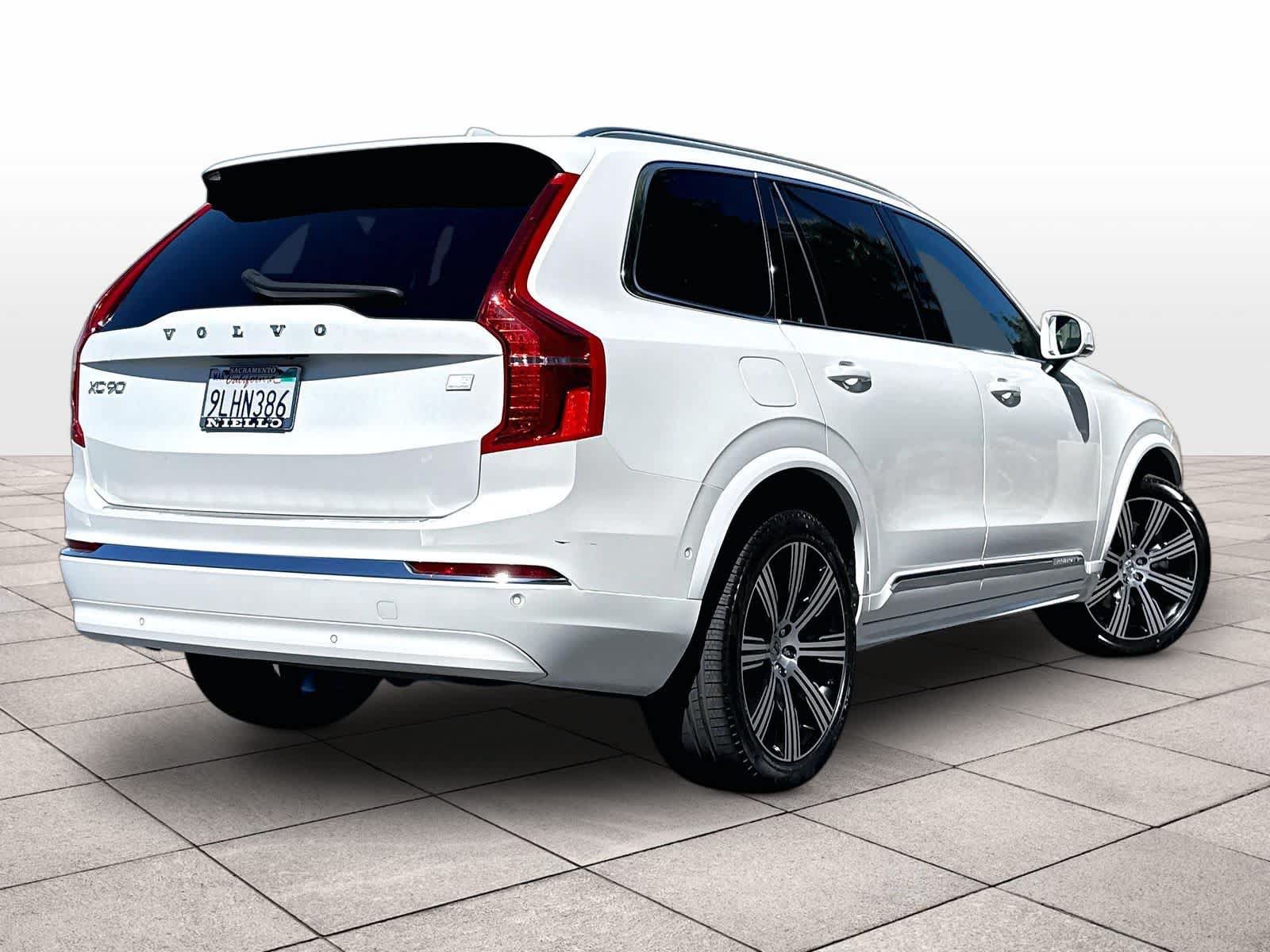 Used 2024 Volvo XC90 T8 Ultimate w/ Lounge Package AWD/4WD image 16