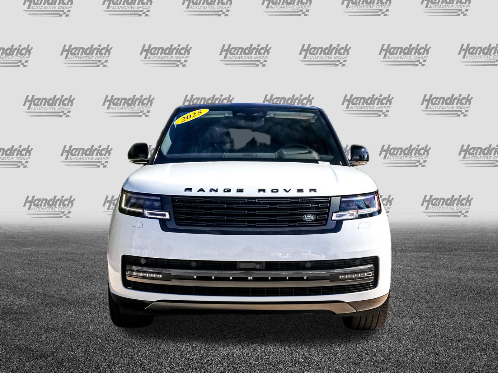 Used 2025 Land Rover Range Rover SE AWD/4WD image 3