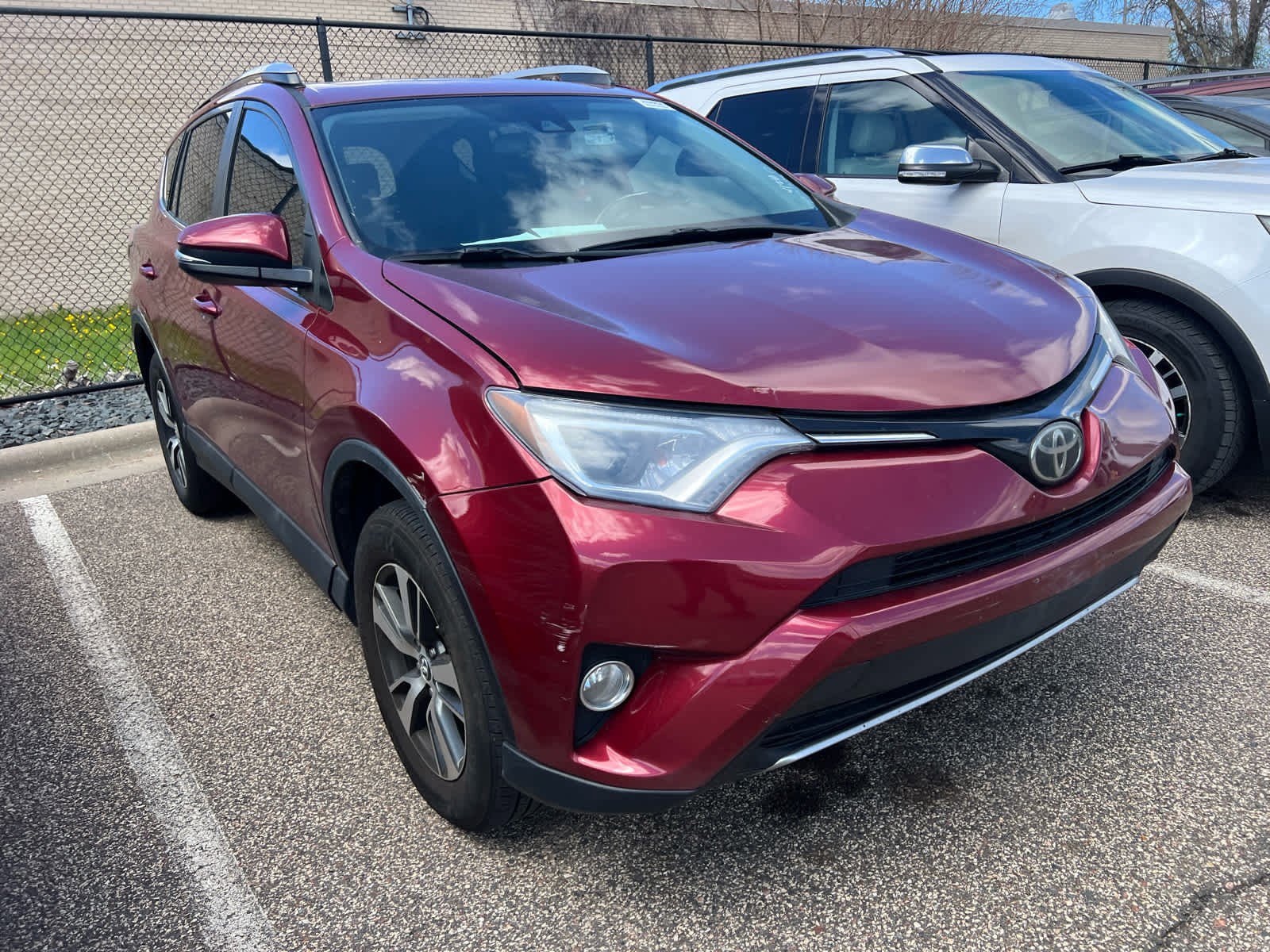 Used 2018 Toyota RAV4 XLE FWD image 3