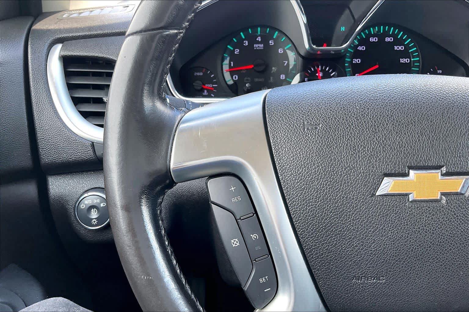 Used 2013 Chevrolet Traverse LT FWD image 23