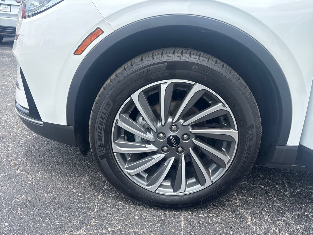 Used 2024 Lincoln Corsair Reserve w/ Equipment Group 201A AWD/4WD image 11