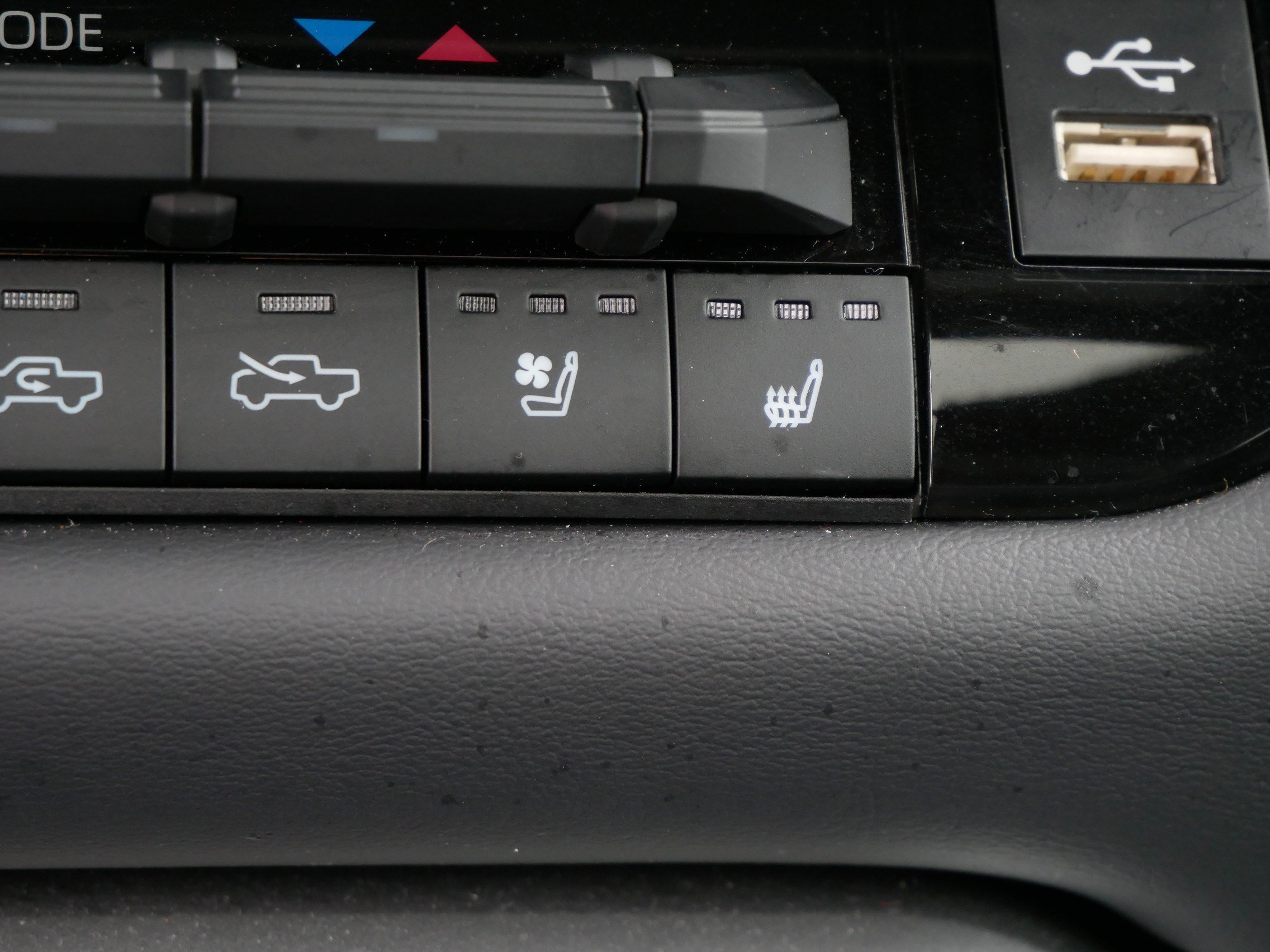 Used 2024 Toyota Tundra Platinum image 32