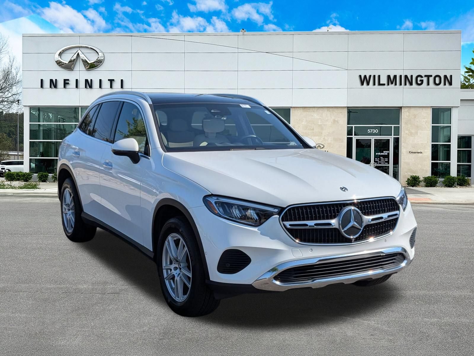 Used 2023 Mercedes-Benz GLC 300 4MATIC w/ Exclusive Trim Package image 1