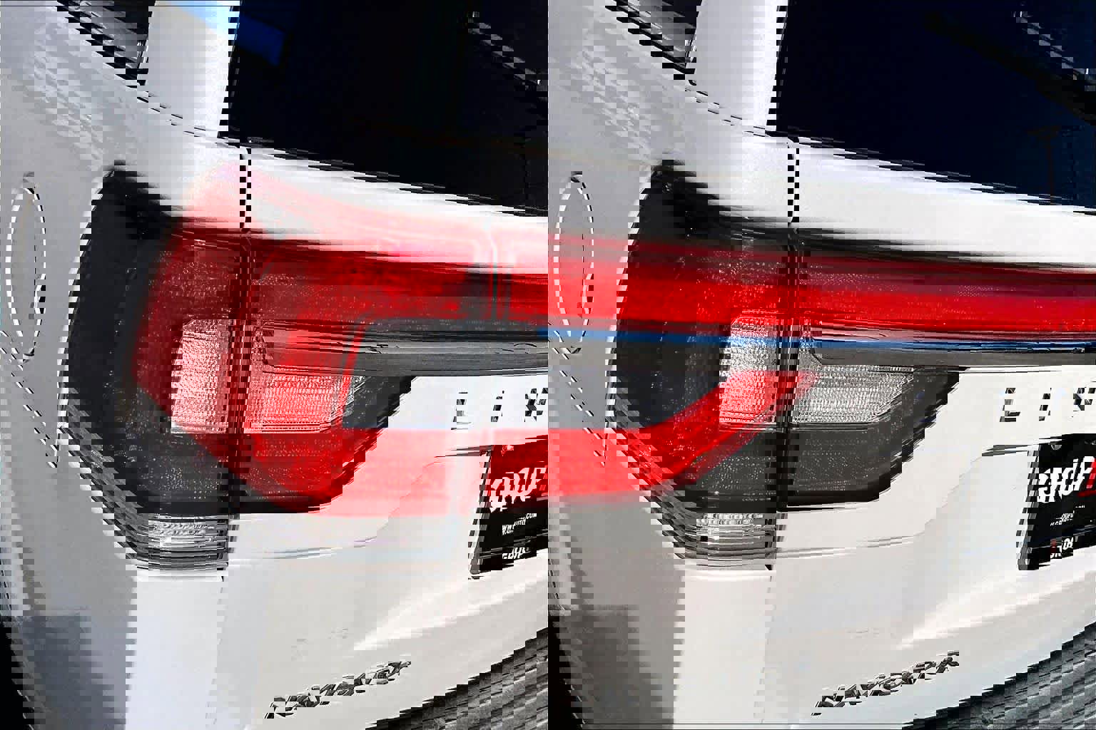 Used 2017 Lincoln Navigator Select image 28