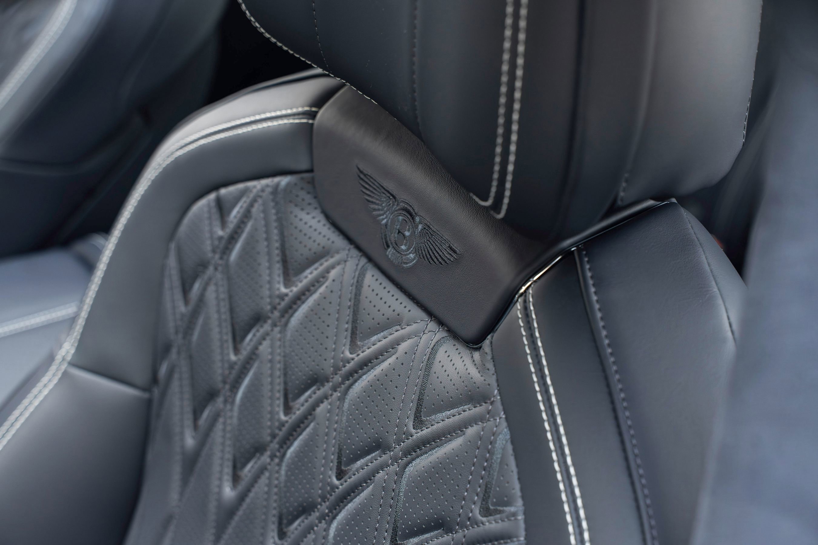 Certified 2026 Bentley Flying Spur Plug-In Hybrid AWD/4WD image 24