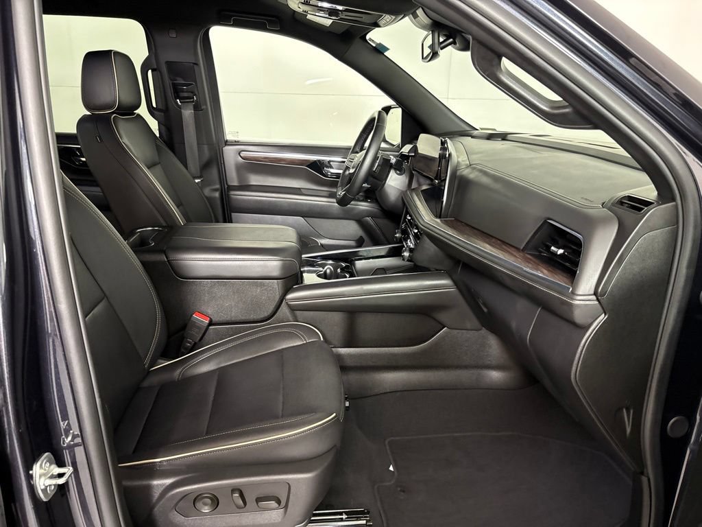 Certified 2025 Chevrolet Suburban Premier AWD/4WD image 19