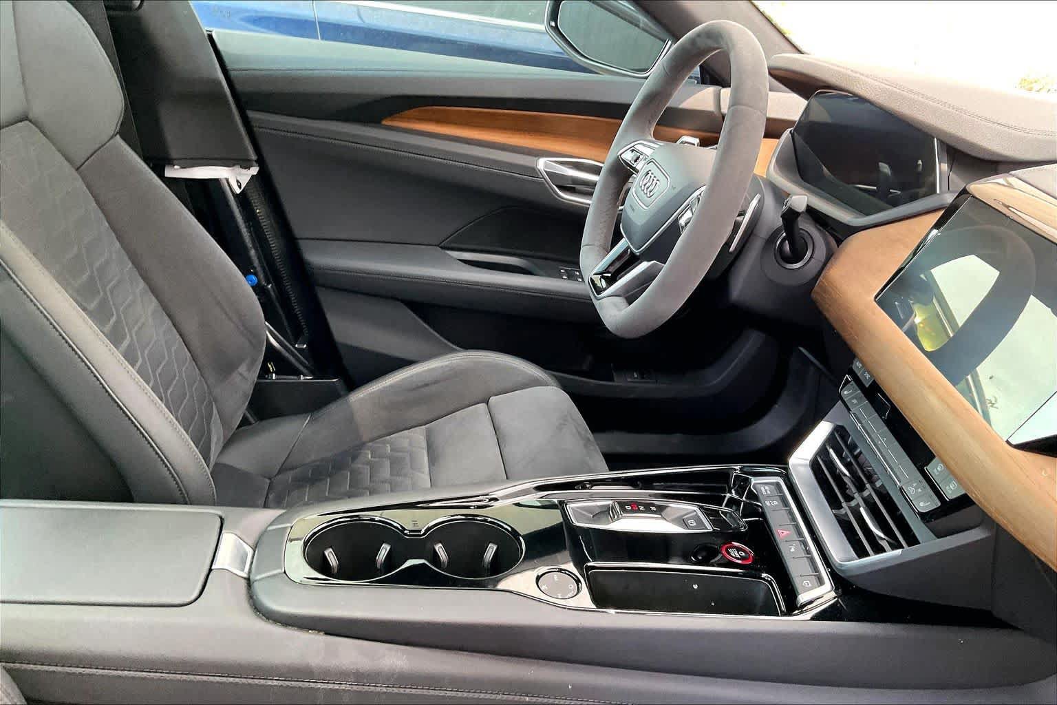 Used 2023 Audi e-tron GT Premium Plus AWD/4WD image 30