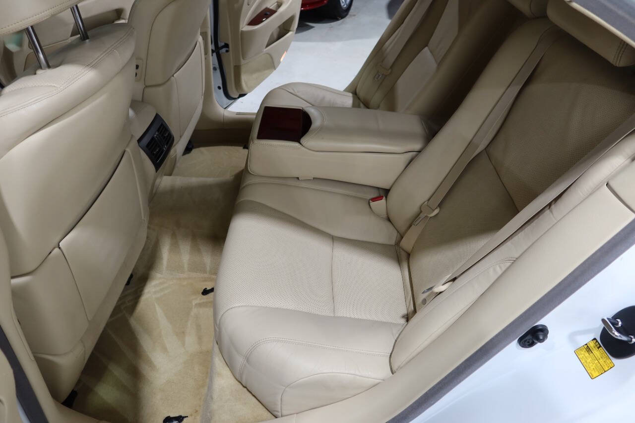 Used 2012 Lexus LS 460 w/ Comfort Pkg RWD image 16
